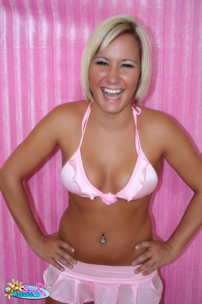 20P Pictures of teen cutie Jayda Brook stripping nude just for you