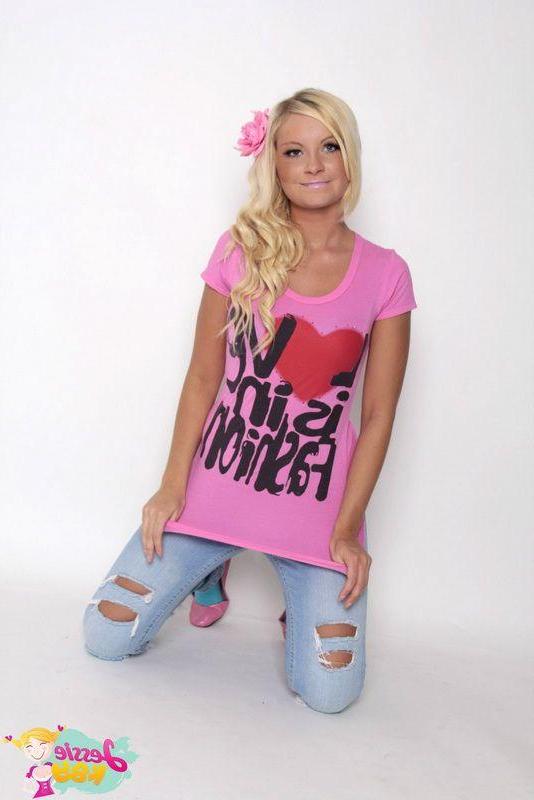 16P Pictures of teen chick Jessie Kay stripping just for you