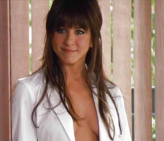 7P Jennifer Aniston Horrible Bosses Movie Stills