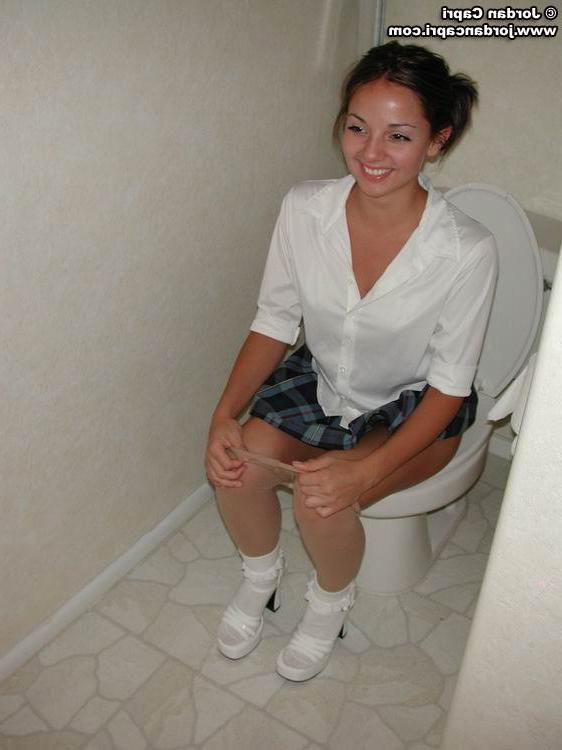 20P Pictures of 2 horny schoolgirls eating pussy
