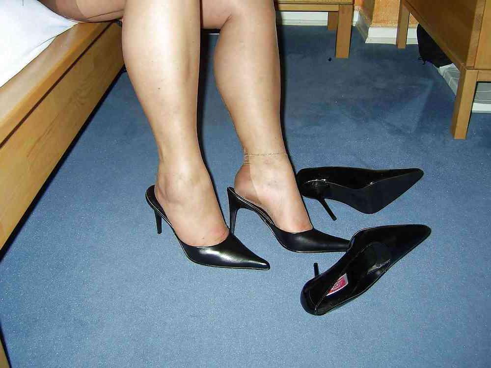 16P Stockings and heels