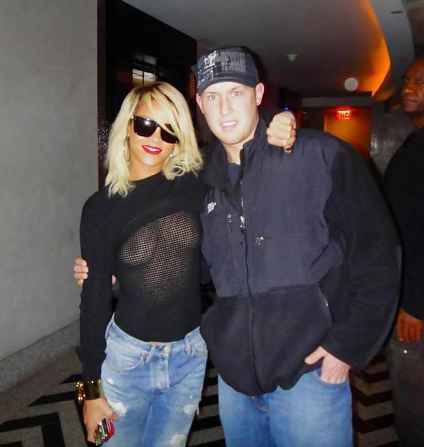 25P Robyn Rihanna Fenty 