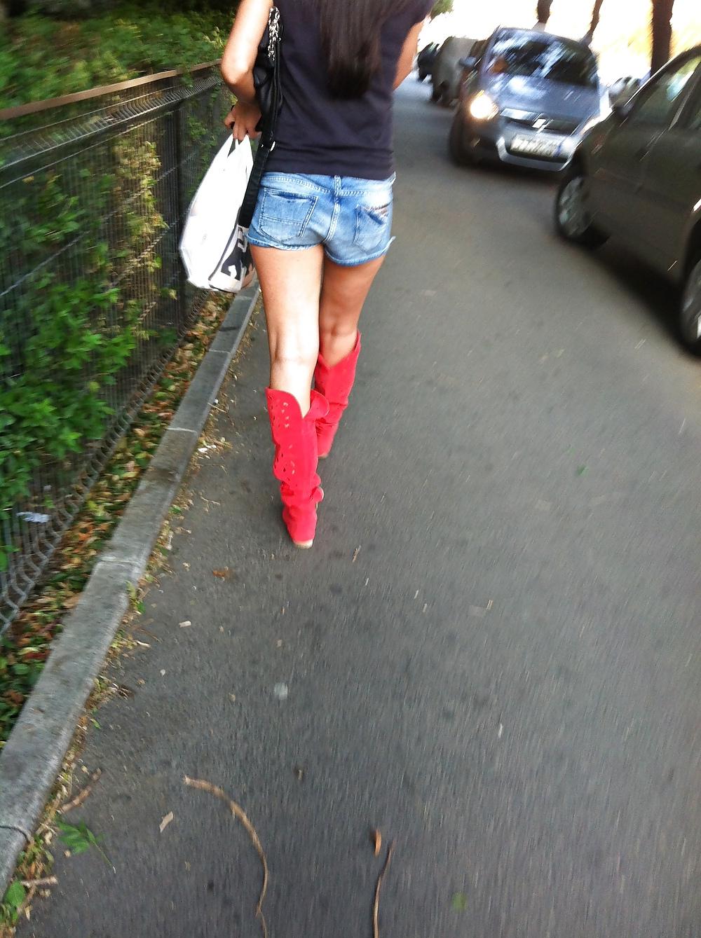 23P Asses on the street