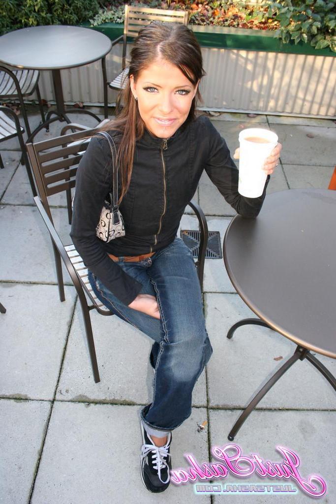 19P Pictures of Just Sasha showing you her whale tale