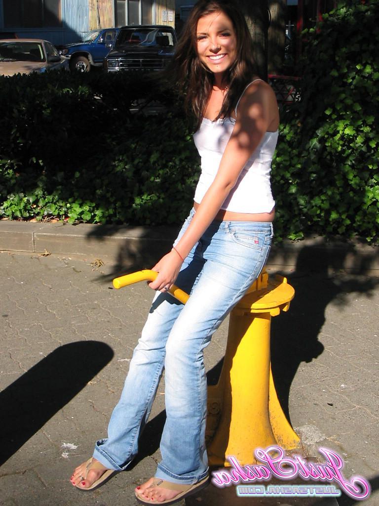 20P Pictures of teen Just Sasha showing off her nipples through her shirt