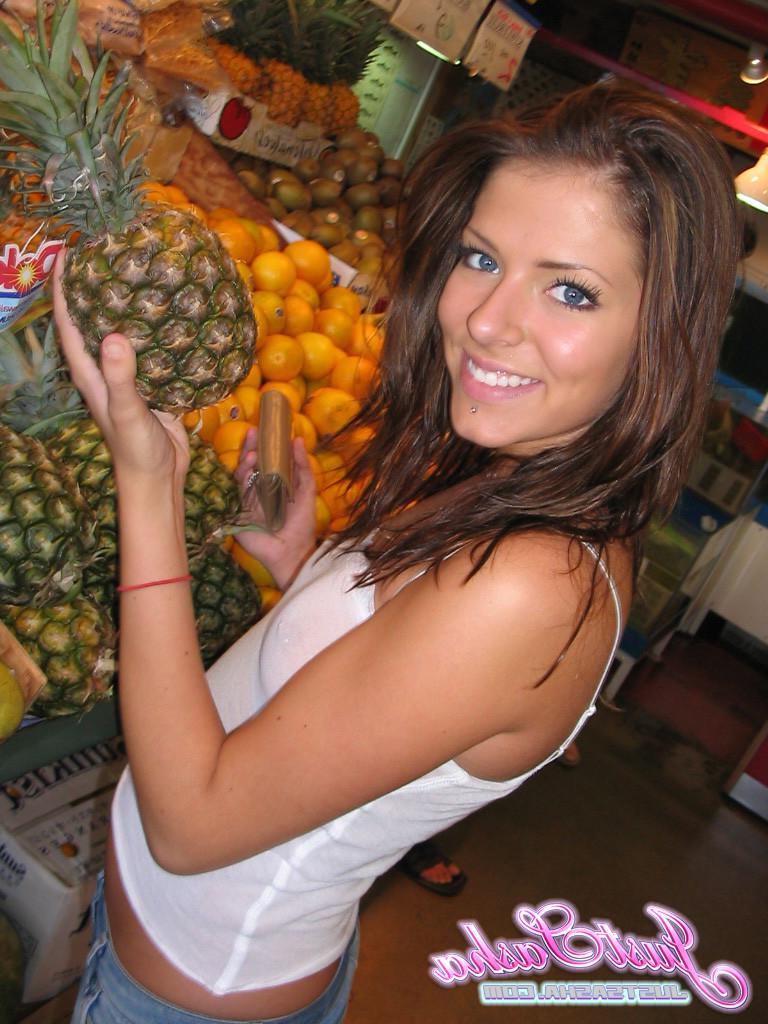 20P Pictures of teen Just Sasha showing off her nipples through her shirt