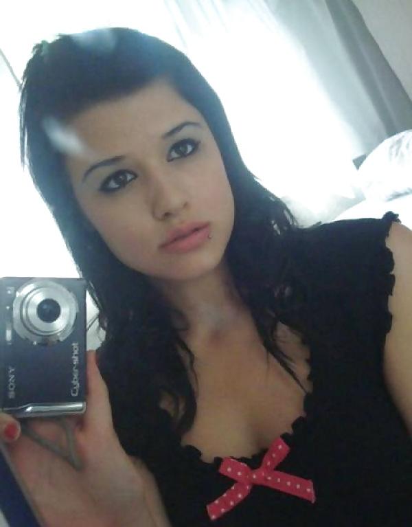 25P Emo Girls