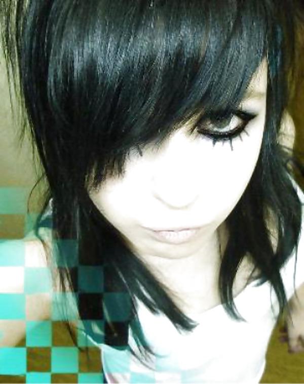 25P Emo Girls