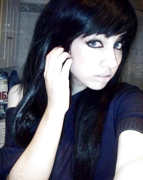 25P Emo Girls