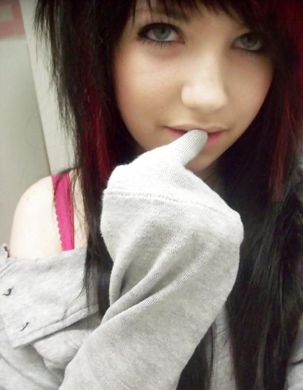 25P Emo Girls