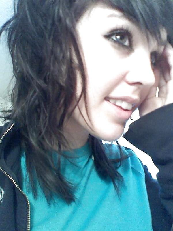 25P Emo Girls