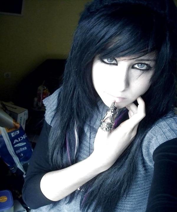 25P Emo Girls