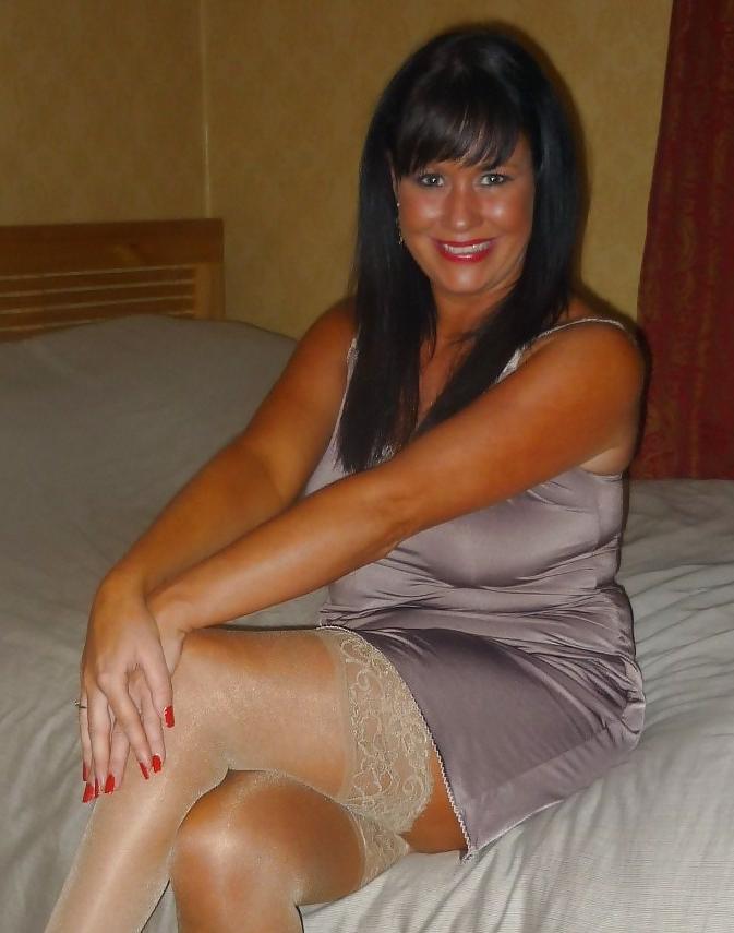 19P English MILF elise