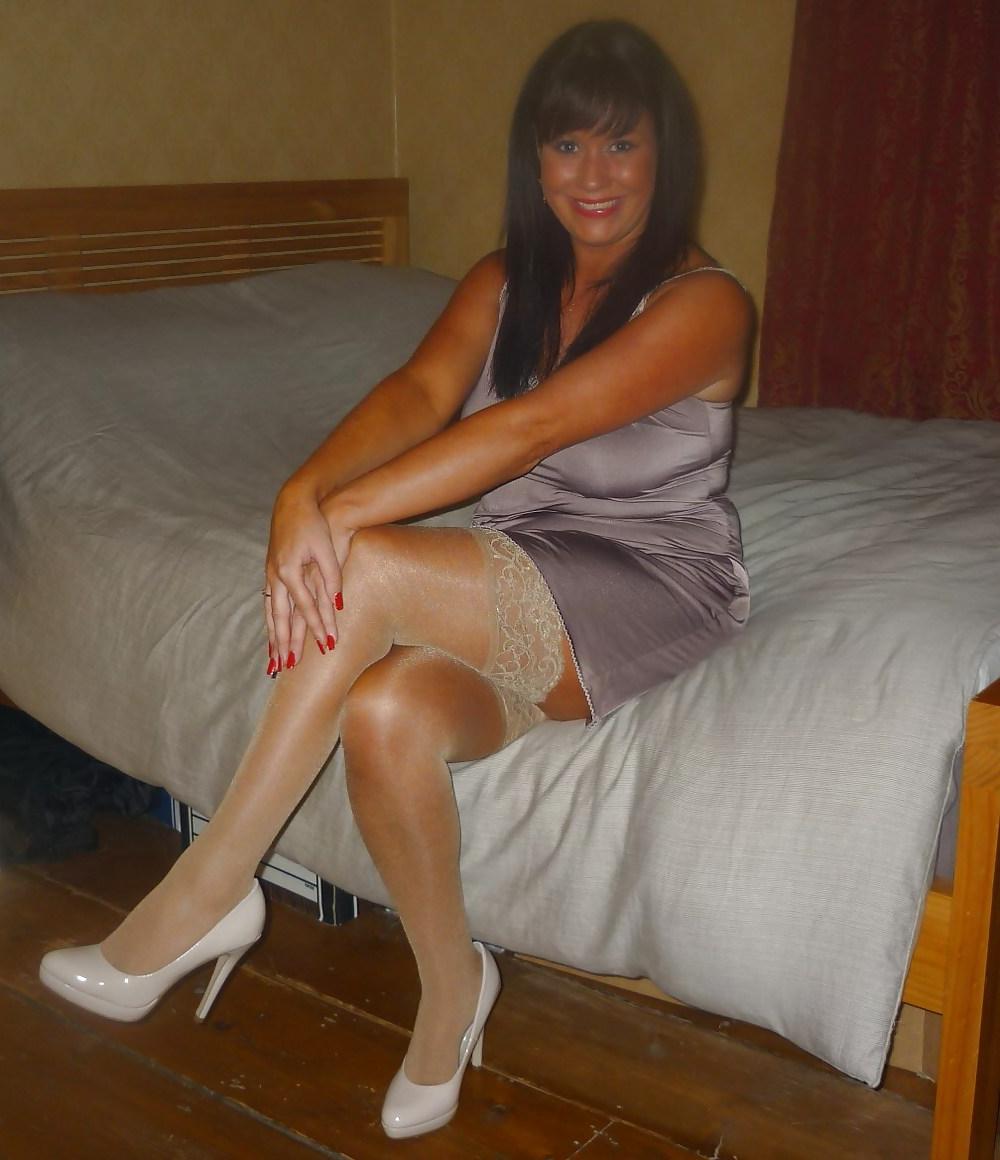 19P English MILF elise