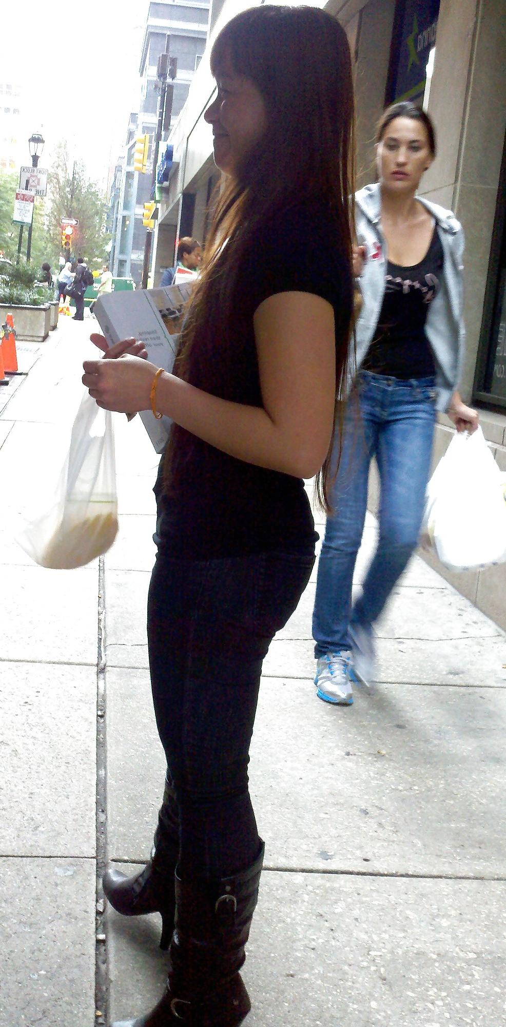5P Philly Girls in the Street
