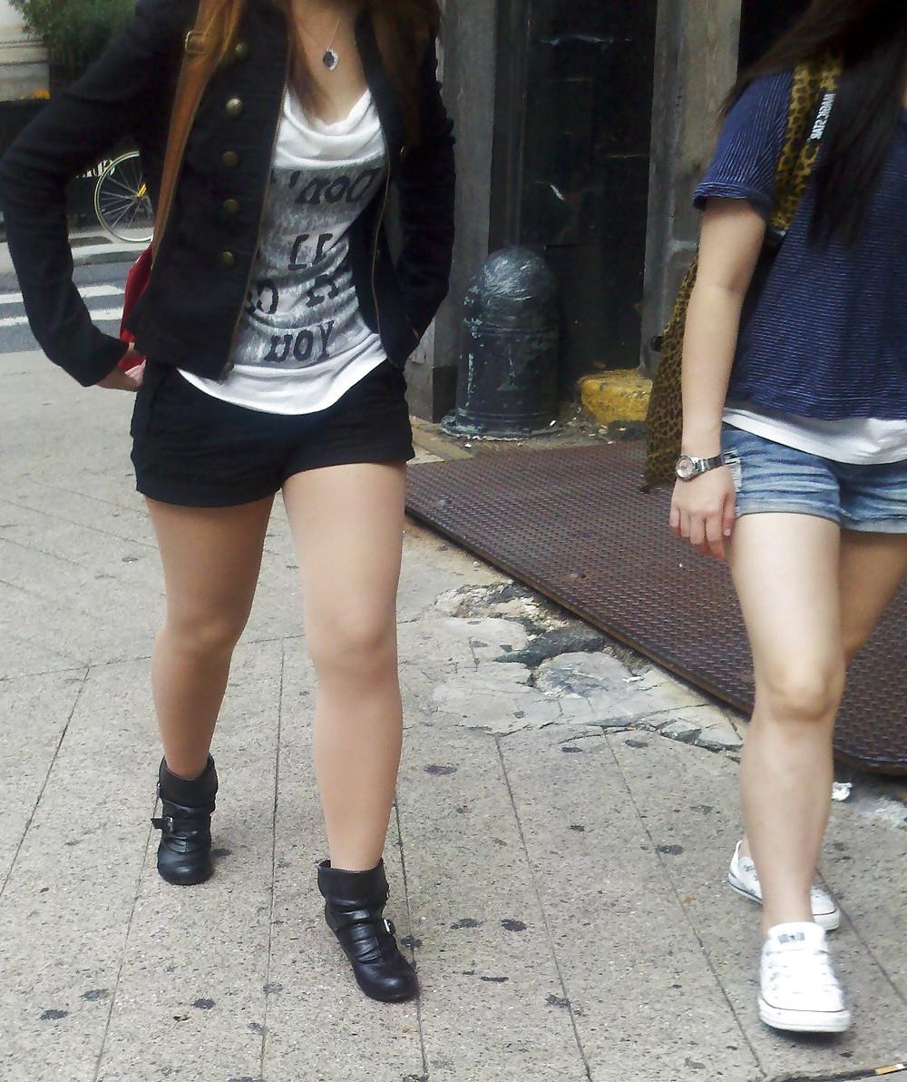 8P Philly Girls in the Street