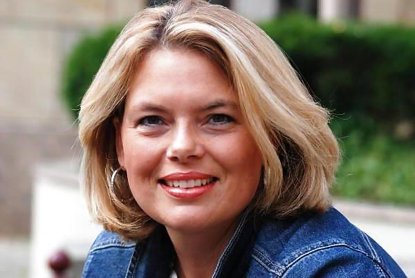 6P Promi-Wichsvorlagen (celebs) VI - Julia Kloeckner