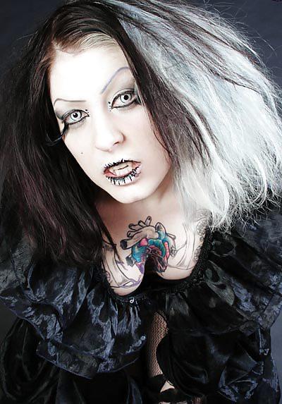 10P Hot Emo and Goth Chicks
