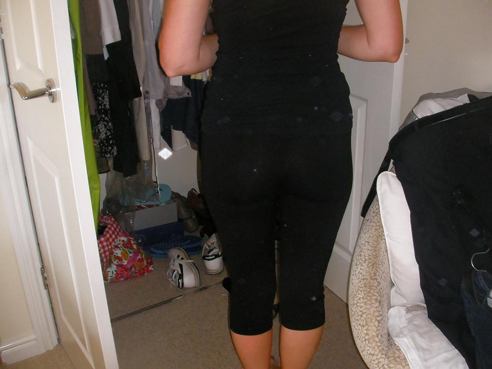 17P Slut wife in tight leggings