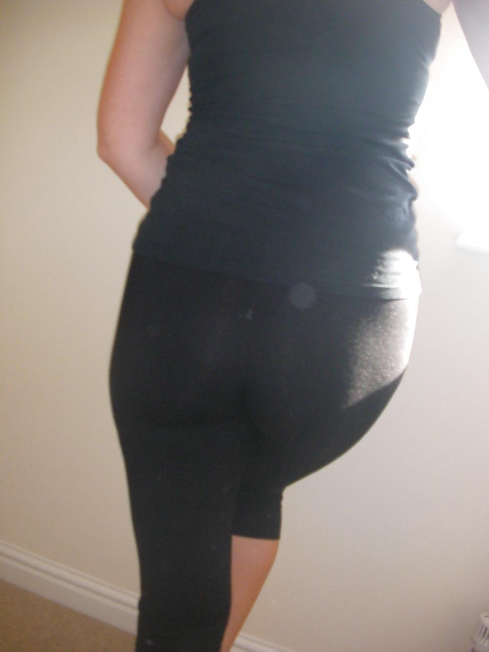 17P Slut wife in tight leggings