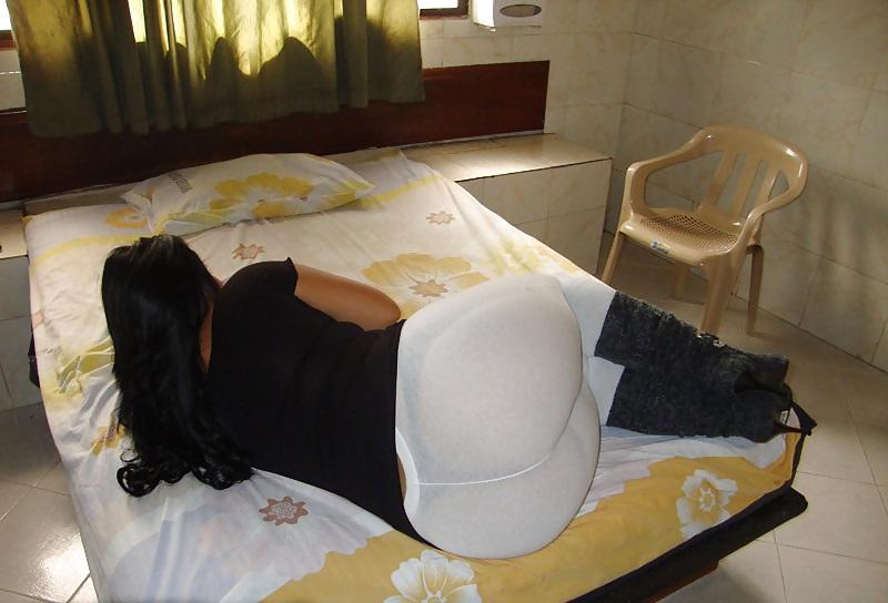 25P So Mulher do Cuzao gostoso - one woman's big ass