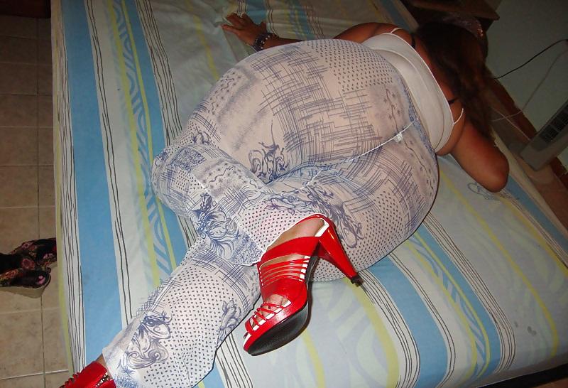 25P So Mulher do Cuzao gostoso - one woman's big ass