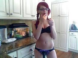 10P Hot strapon girls