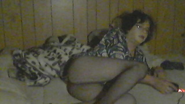 25P Horny crossdresser