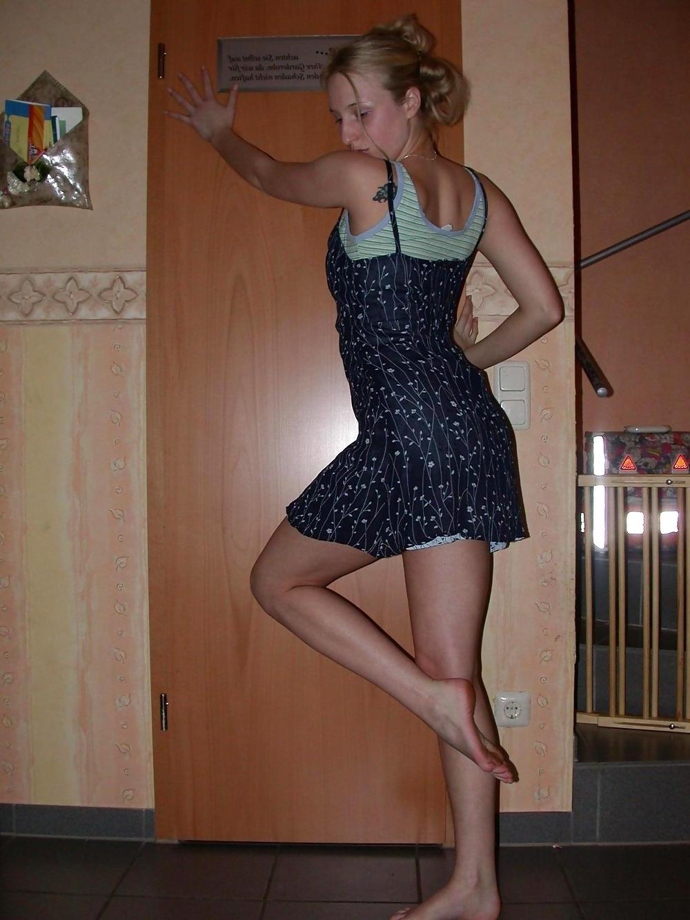 25P Blonde stripping