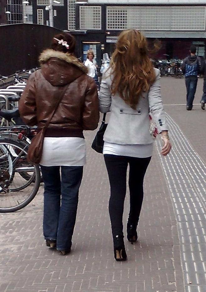 25P Candid girls in the street