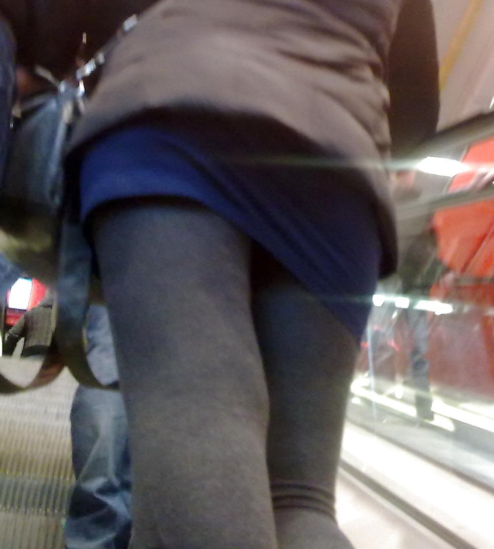 25P Candid girls in the street