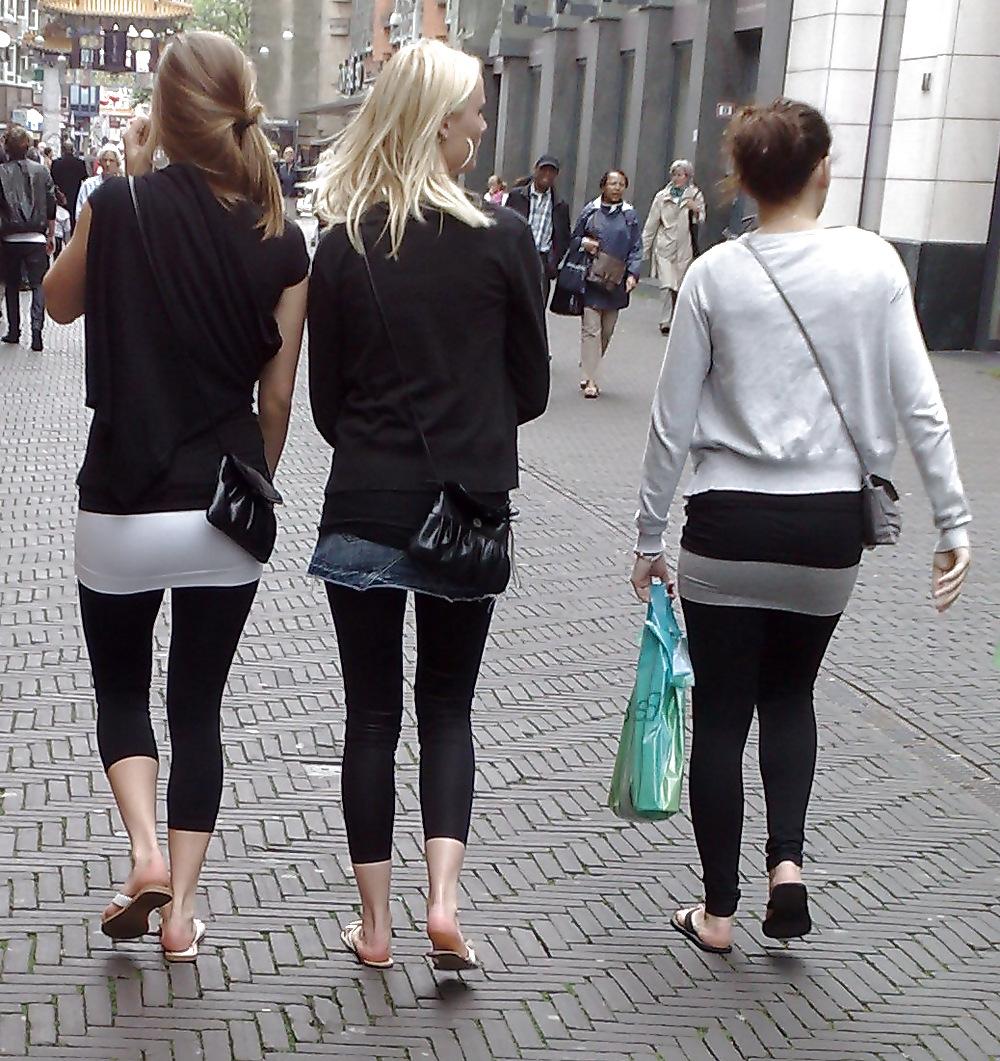 25P Candid girls in the street