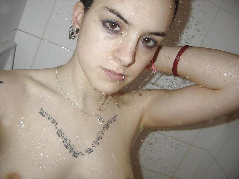 25P HOT EMO AMATEUR GIRL...MMMHHH 