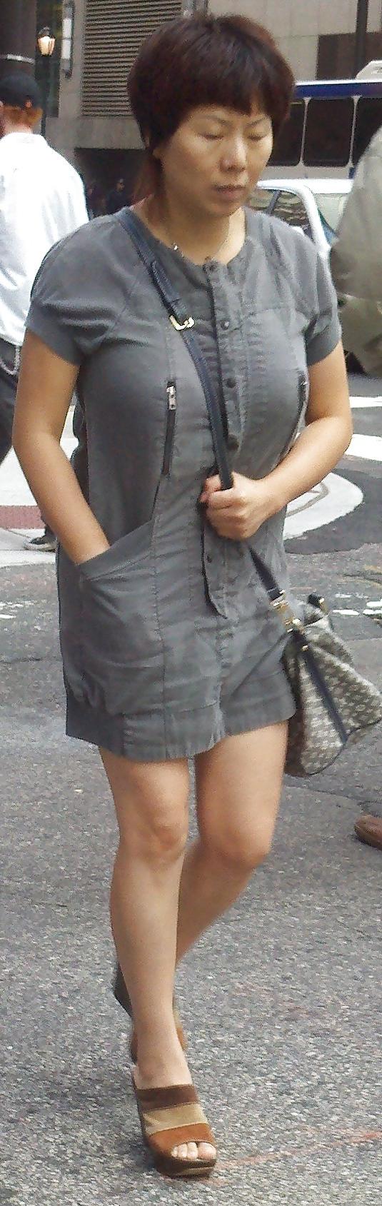 7P Philly Girls in the Street