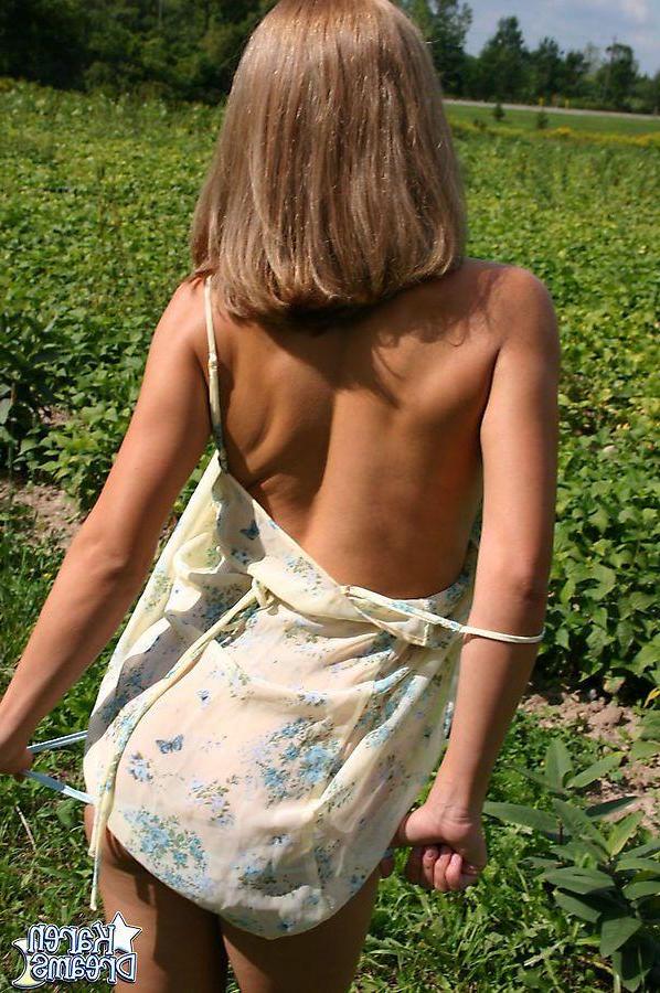 20P Pictures of Karen Dreams stripping outside