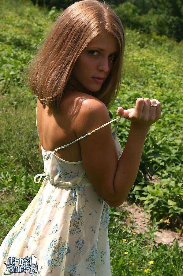 20P Pictures of Karen Dreams stripping outside
