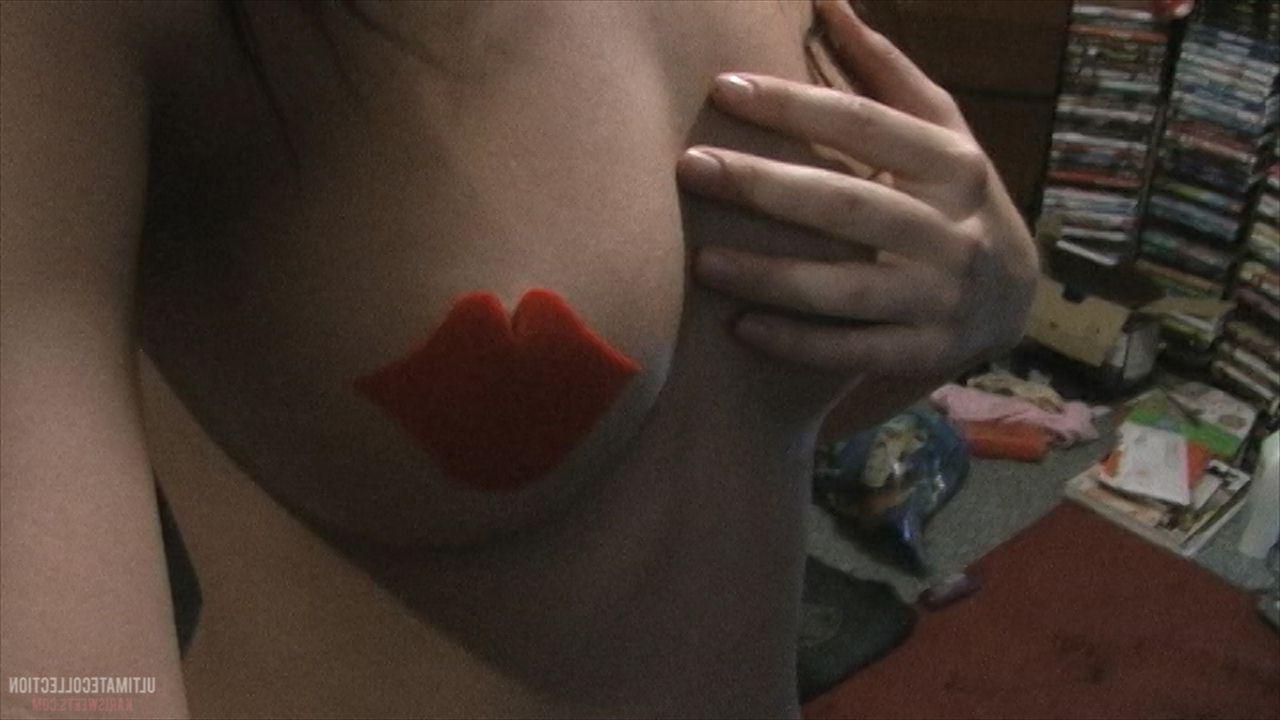 16P Kari Sweets teases with her sexy body on cam
