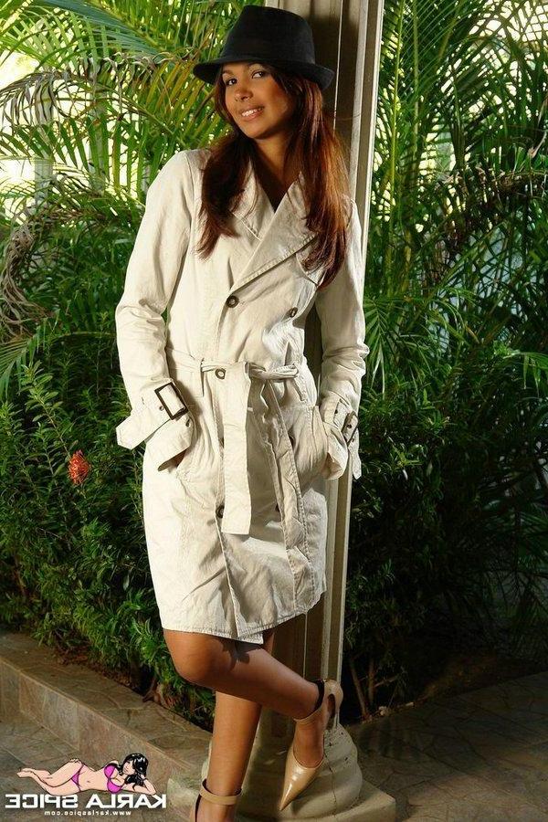15P Pictures of Karla Spice stripping to her underwear