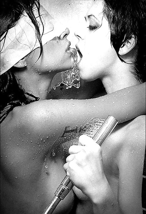 25P Mmmmm Just Erotic Girls 