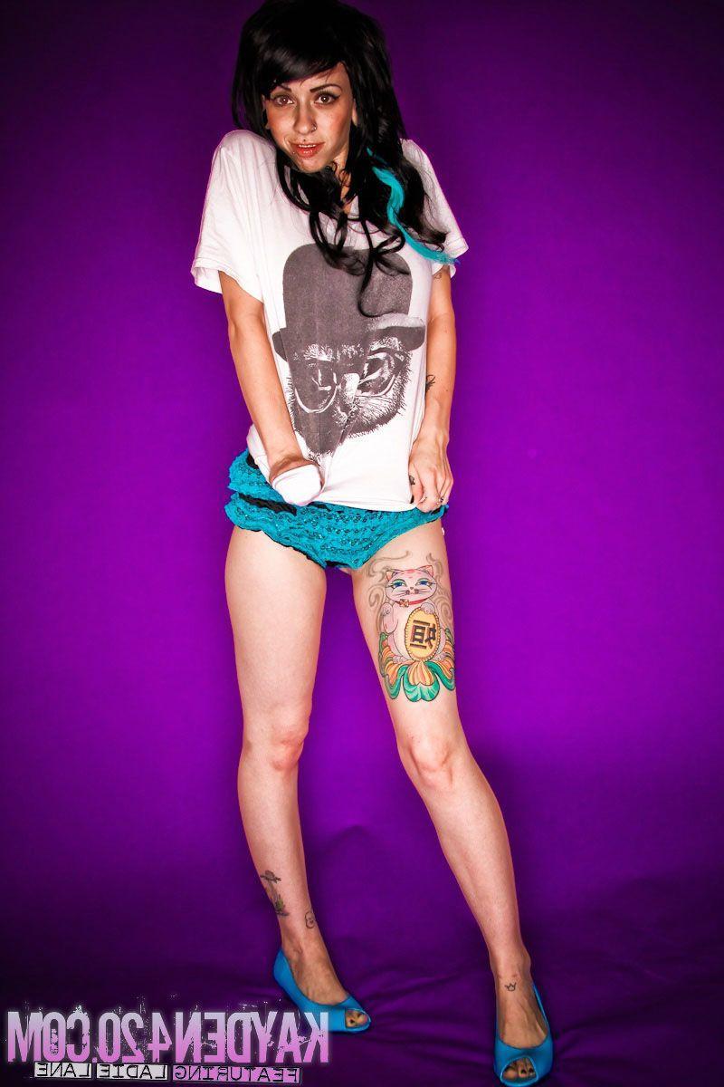 16P Pictures of teen Kayden 420 giving you a striptease