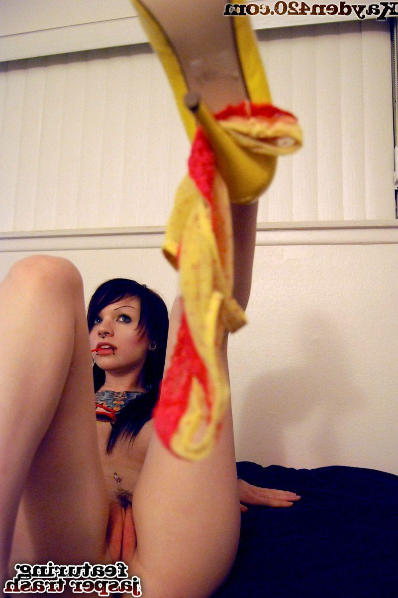 13P Pictures of teen Kayden 420 showing you her nakedness
