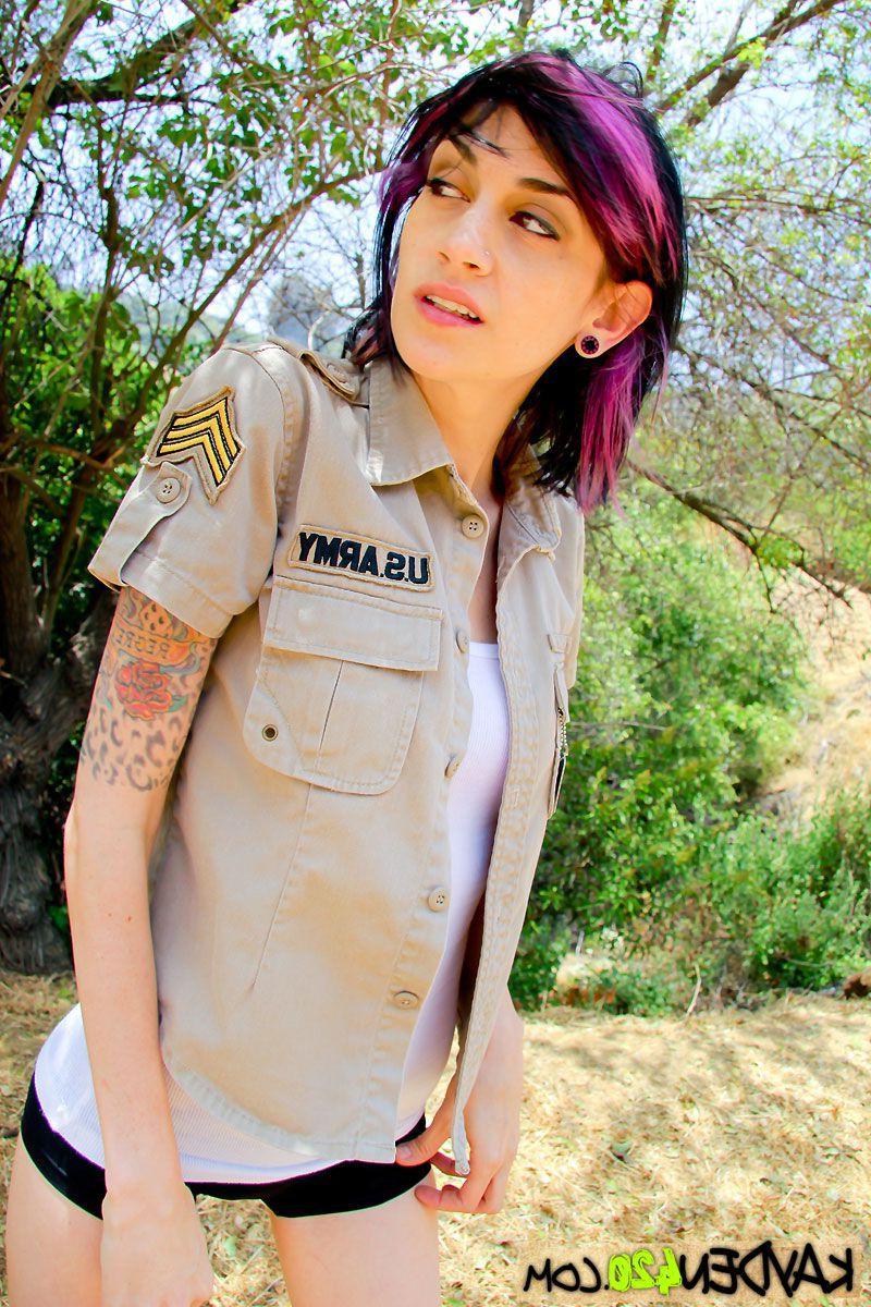 16P Pictures of Kayden 420 exposing herself on her hike