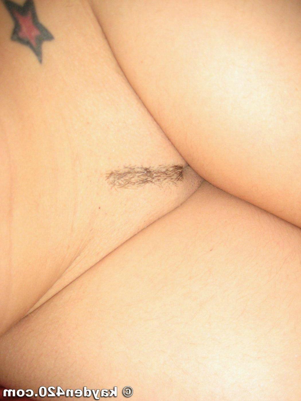 16P Pictures of teen girl Kayden 420 naked and ready to go