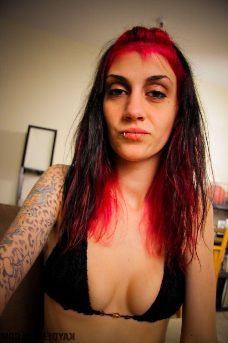 16P Pictures of teen chick Kayden 420 giving you her tight pussy