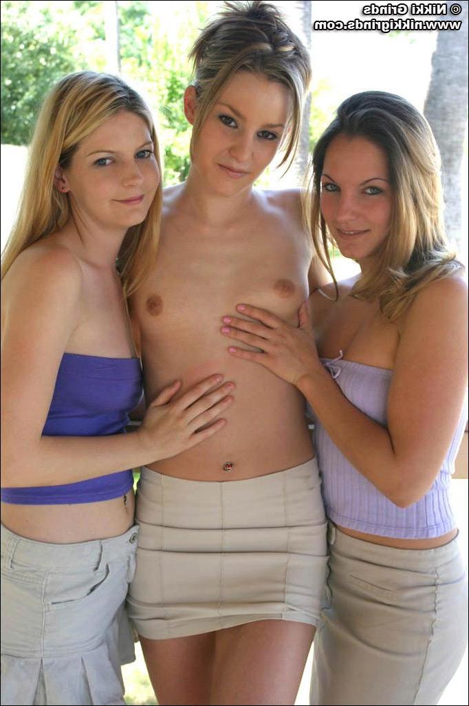 20P Pictures of 3 teens stripping each other