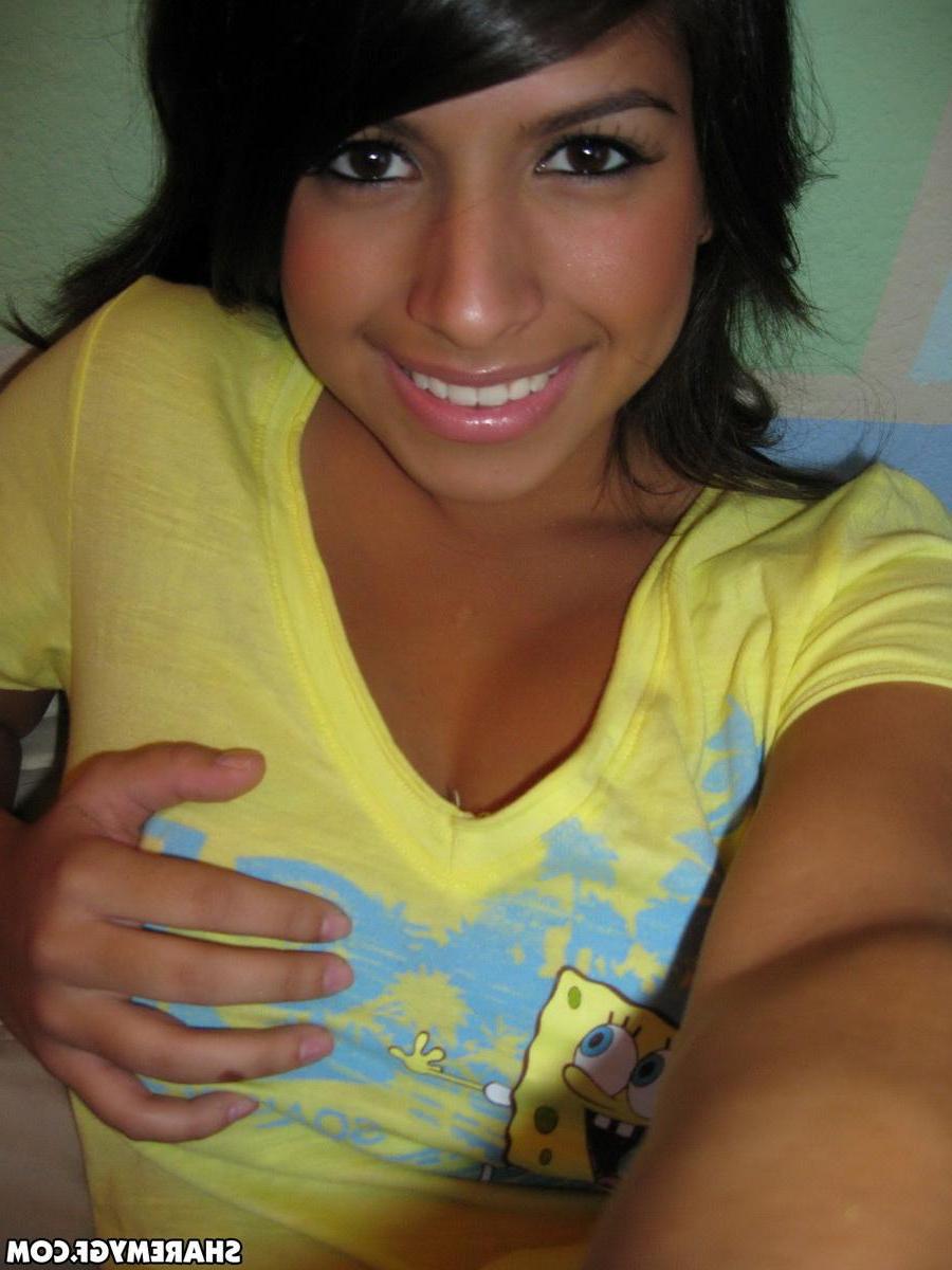 20P Busty hottie Layla Rose takes selfies of her big boobs and wet pussy