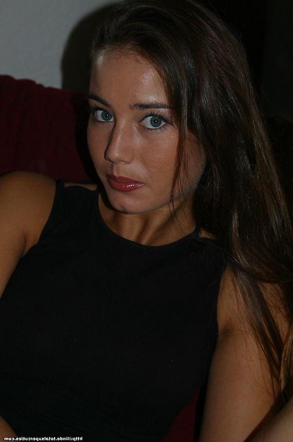 20P Pictures of teen girl Linde being smoking hot