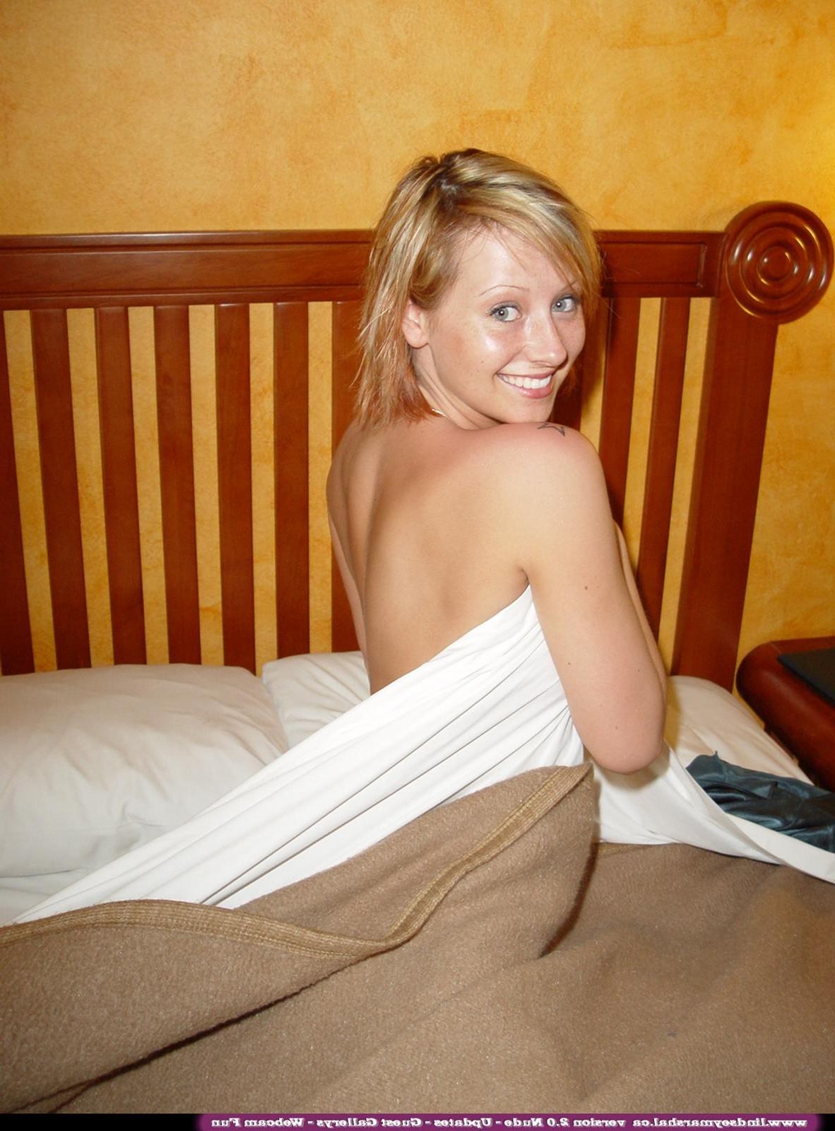20P Pictures of teen Lindsey Marshal ready for your big cock