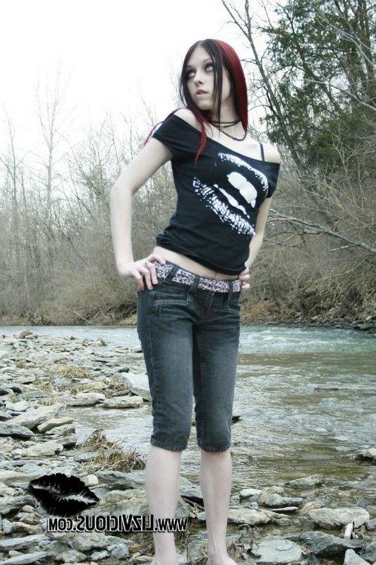 20P Pictures of Liz Vicious stripping outside