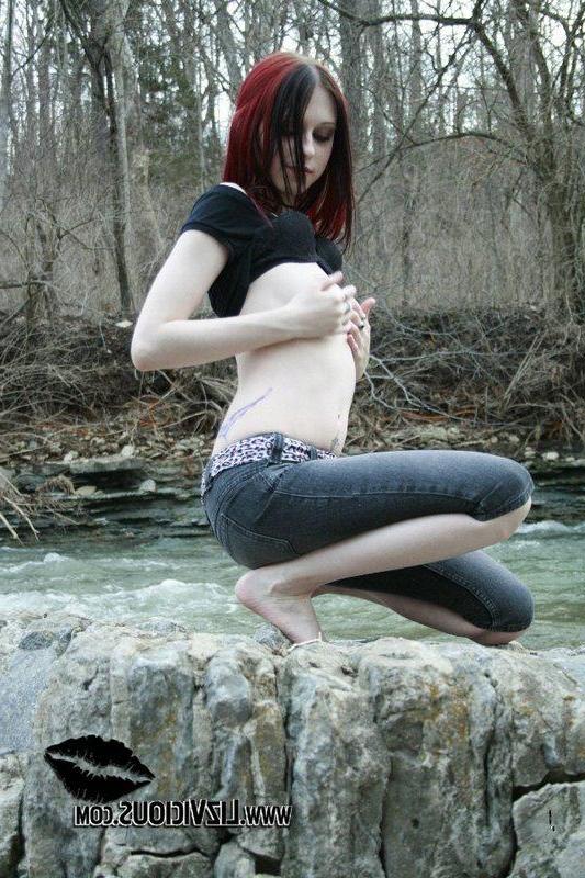 20P Pictures of Liz Vicious stripping outside